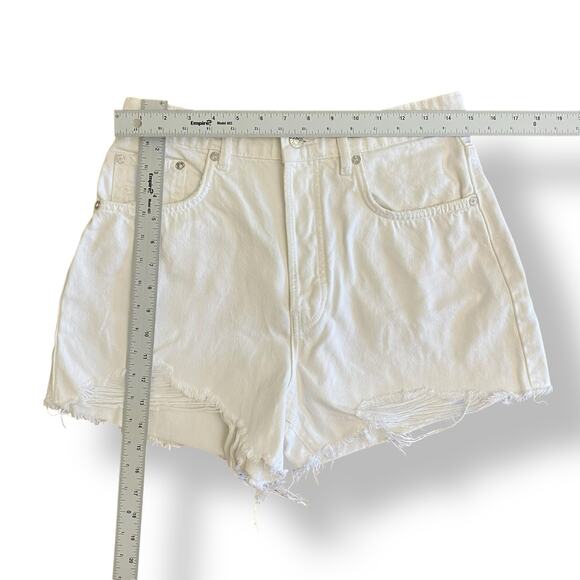 Zara High-Rise Distressed Mom Denim Shorts‎ Womens Size 8 White Streetwear - Picture 3 of 9